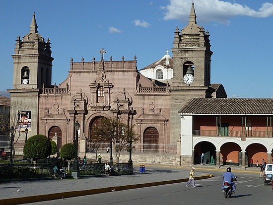 Kathedrale an der Plaza de Armas