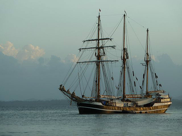 Piratenschiff vor Anker