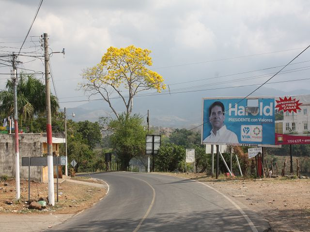 Straßendurchfahrt in Guatemala