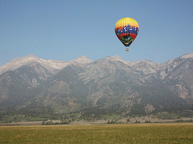 Heißluftballon über den Teton's