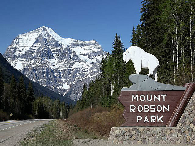 Mount Robson (3954m)