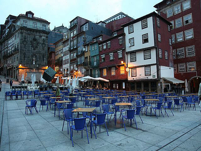 Plaza in Porto